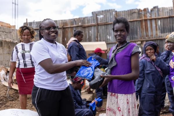 Volunteer delivers PPE